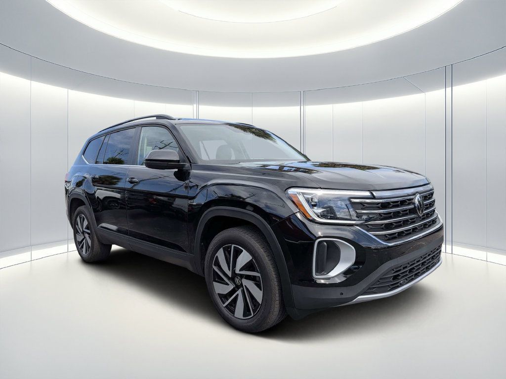 Used 2025 Volkswagen Atlas SE FWD image 2