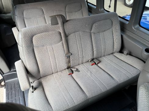 Used 2003 Chevrolet Express 3500 Extended Passenger RWD image 16