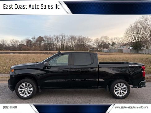Used 2021 Chevrolet Silverado 1500 Custom image 1