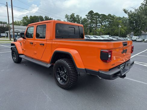 New 2025 Jeep Gladiator Sport image 9