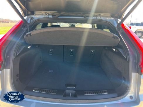 Used 2024 Cadillac XT4 Premium Luxury image 17