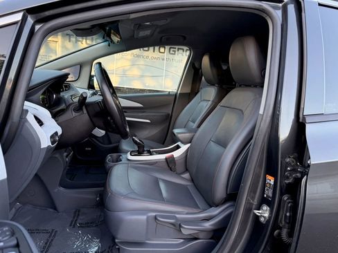 Used 2020 Chevrolet Bolt Premier w/ Infotainment Package FWD image 17