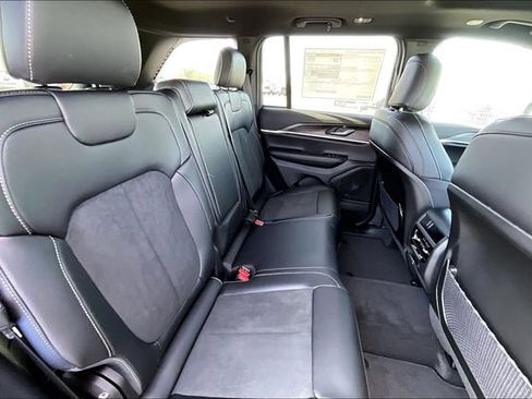 New 2026 Jeep Grand Cherokee Altitude AWD/4WD image 27