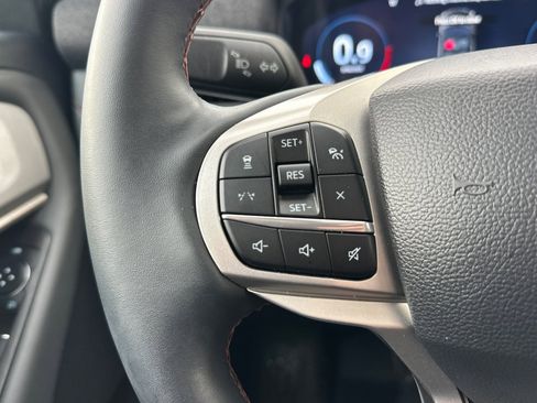 Used 2025 Ford Explorer Active w/ Active Comfort Package image 32