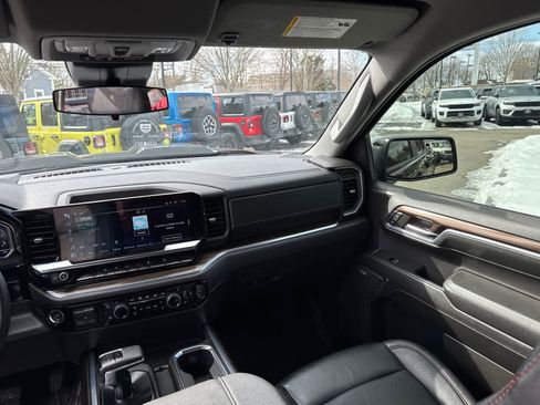 Used 2024 Chevrolet Silverado 1500 LT Trail Boss w/ Convenience Package II image 34