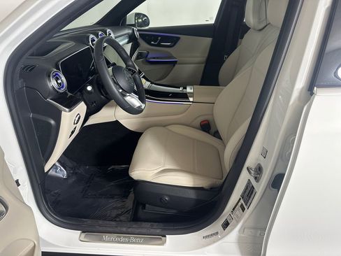 Certified 2026 Mercedes-Benz GLC 300 image 9