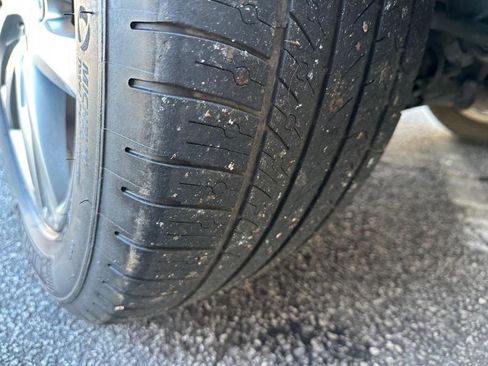 Used 2015 Volkswagen Touareg VR6 AWD/4WD image 11