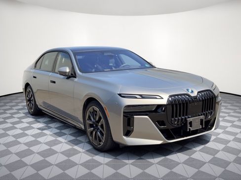Used 2023 BMW i7 xDrive60 AWD/4WD image 7