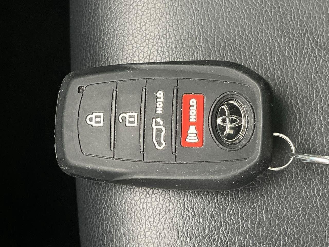 Used 2025 Toyota Corolla XSE FWD image 27
