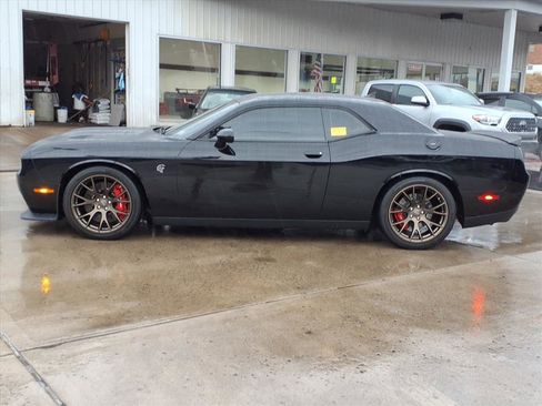 Used 2016 Dodge Challenger SRT Hellcat image 2