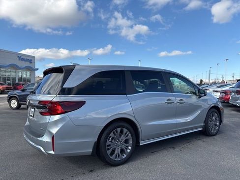New 2026 Honda Odyssey Touring image 3