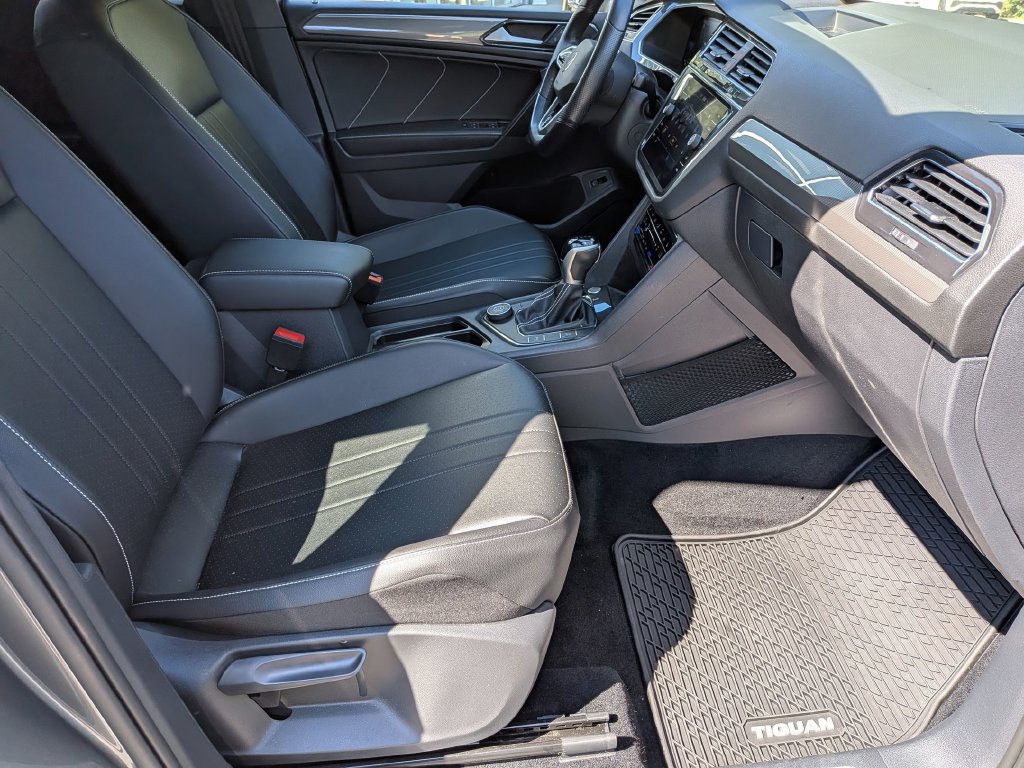 Used 2022 Volkswagen Tiguan SE R-Line AWD/4WD image 34