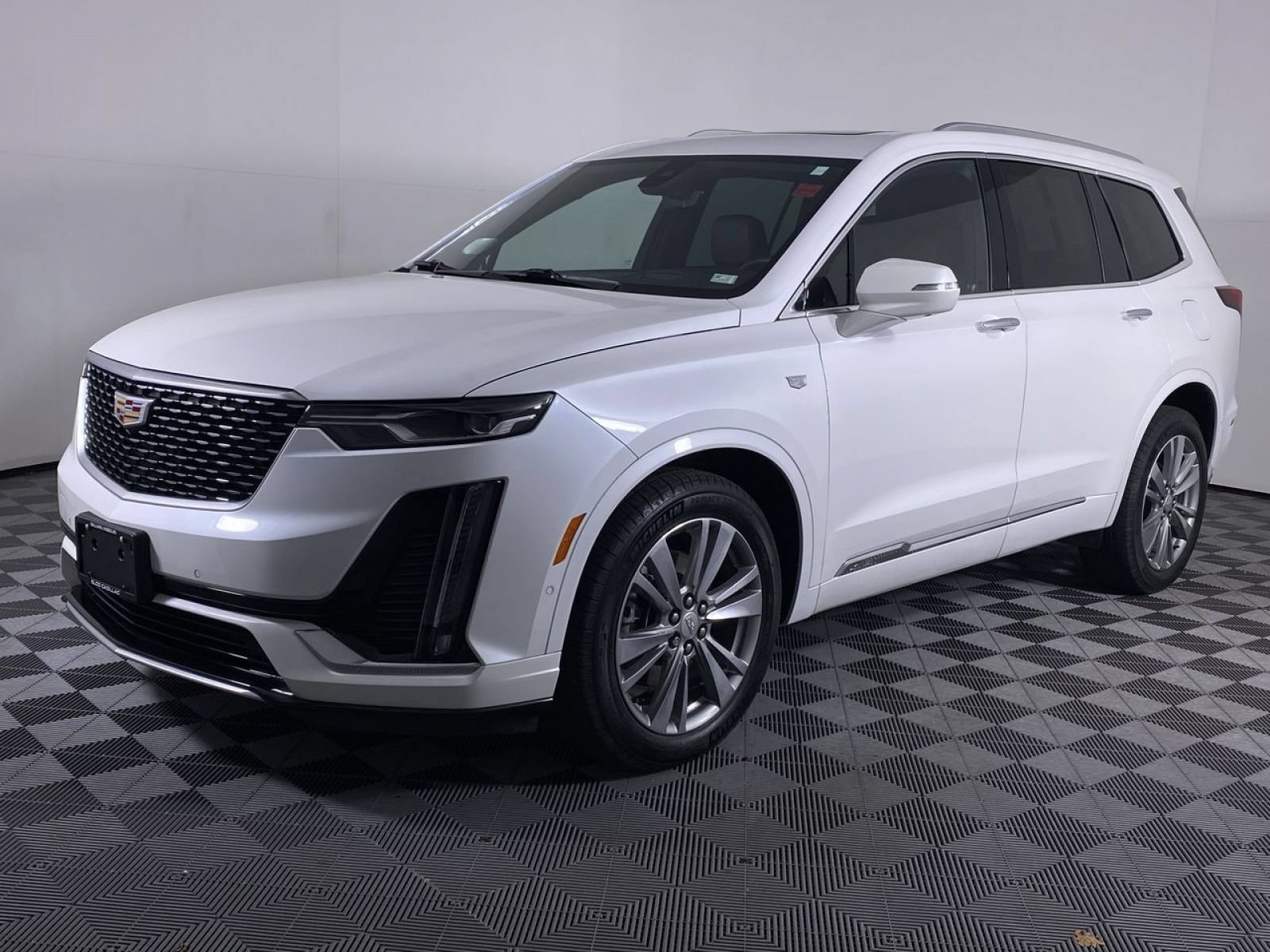 Certified 2024 Cadillac XT6 Premium Luxury w/ Technology Package AWD/4WD image 19