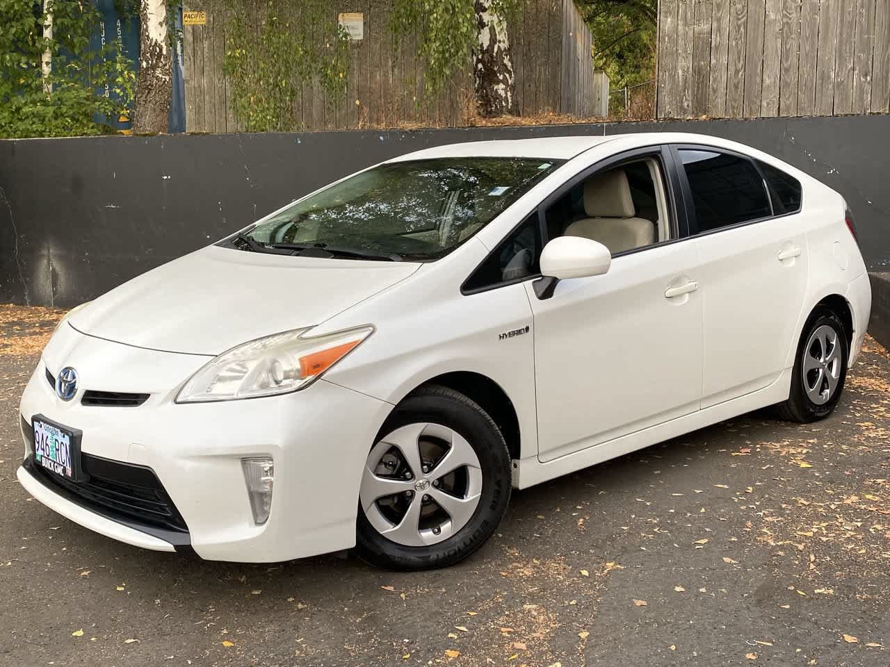 Used 2014 Toyota Prius Three FWD image 1