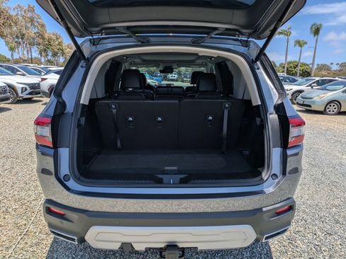 Used 2025 Honda Pilot Elite image 6
