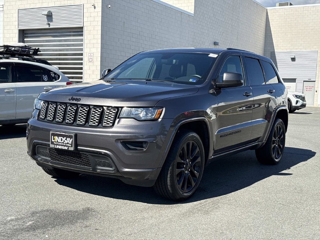 Used 2019 Jeep Grand Cherokee Altitude AWD/4WD image 6