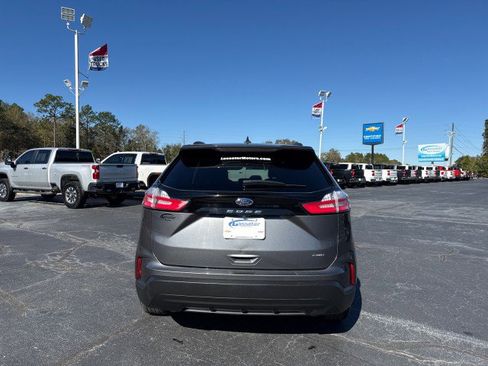 Used 2022 Ford Edge SE image 4