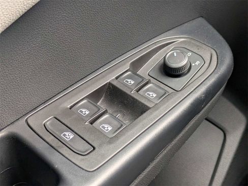 Used 2025 Volkswagen Taos S image 31