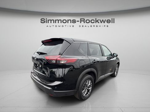 Used 2026 Nissan Rogue SV AWD/4WD image 4