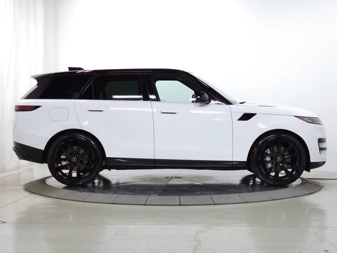 Used 2025 Land Rover Range Rover Sport SE AWD/4WD image 10