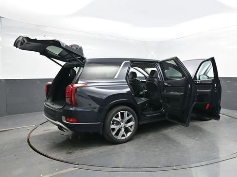 Used 2022 Hyundai Palisade Limited w/ Winter Package image 47