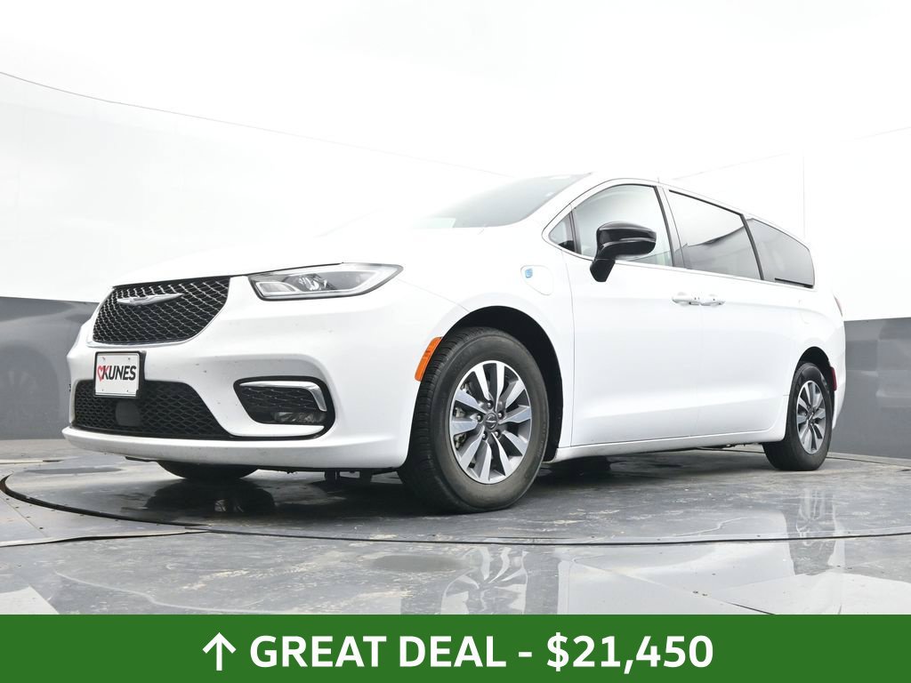 Used 2024 Chrysler Pacifica Limited FWD image 29