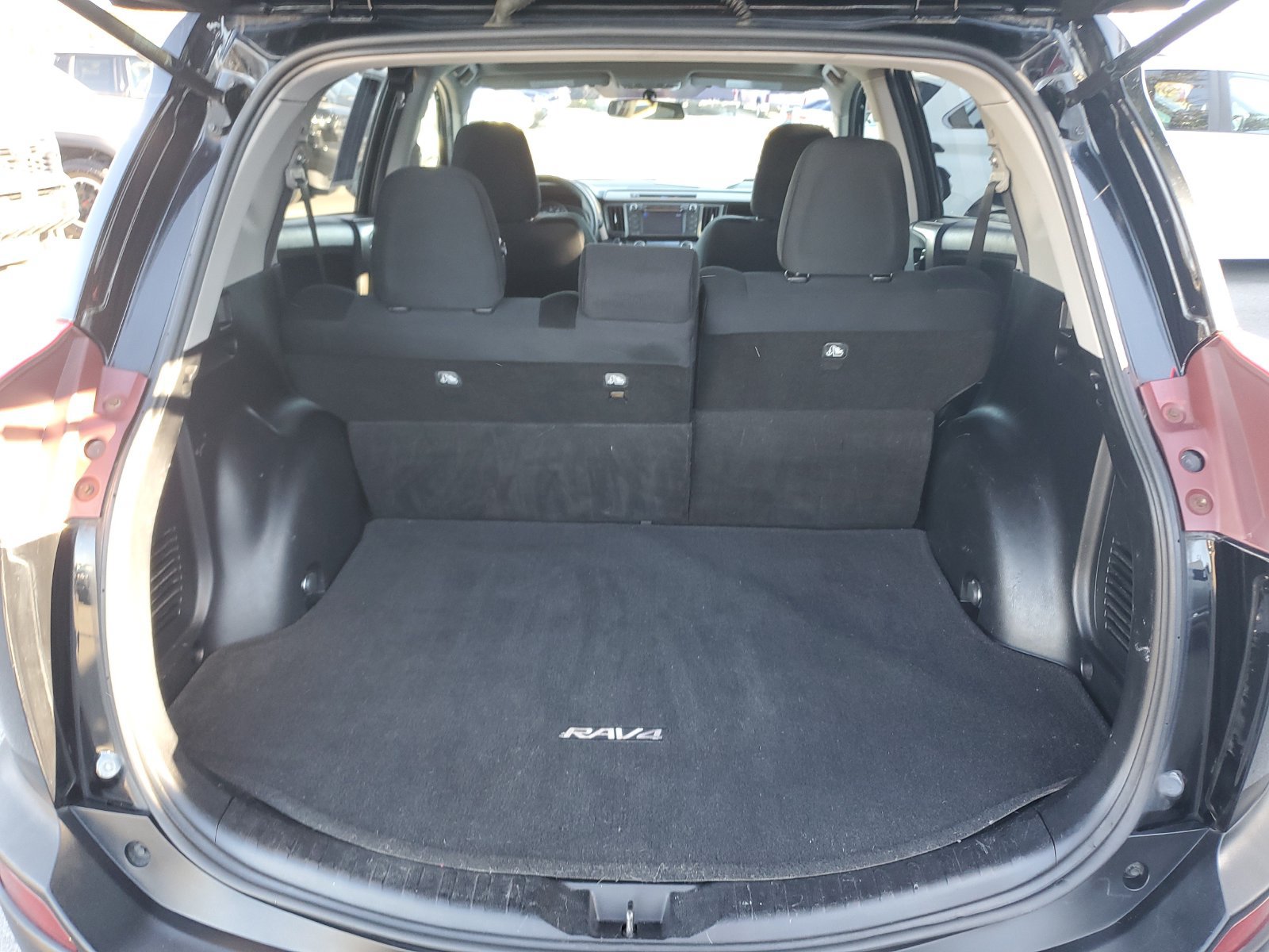 Used 2013 Toyota RAV4 XLE AWD/4WD image 9
