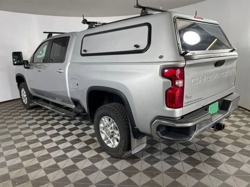 Used 2021 Chevrolet Silverado 2500 LT w/ Convenience Package image 4