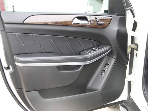 Used 2014 Mercedes-Benz GL 450 4MATIC image 22