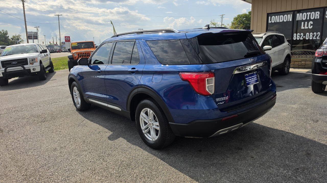 Used 2021 Ford Explorer XLT w/ Equipment Group 202A AWD/4WD image 2