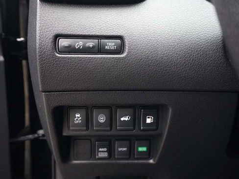 Used 2020 Nissan Rogue SV image 32