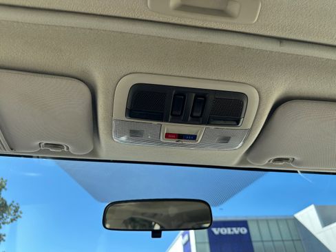 Used 2017 Subaru Crosstrek 2.0i Limited image 21