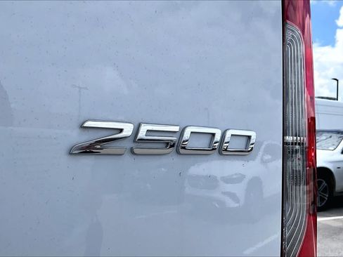 Used 2025 Mercedes-Benz Sprinter 2500 image 10
