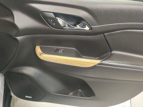 Used 2019 GMC Acadia Denali image 9