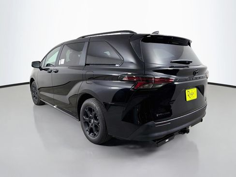 New 2026 Toyota Sienna XLE Woodland Edition AWD/4WD image 7