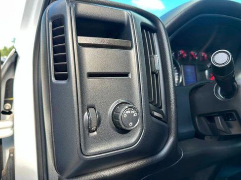 Used 2018 Chevrolet Silverado 1500 W/T AWD/4WD image 14
