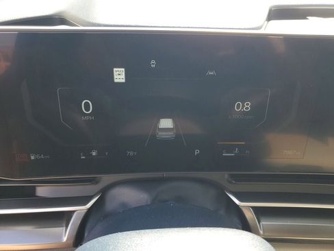 Used 2025 Kia Carnival SX Prestige image 14