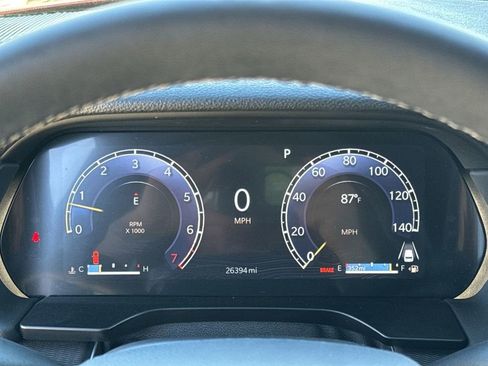 Used 2025 Jeep Grand Cherokee Altitude AWD/4WD image 15