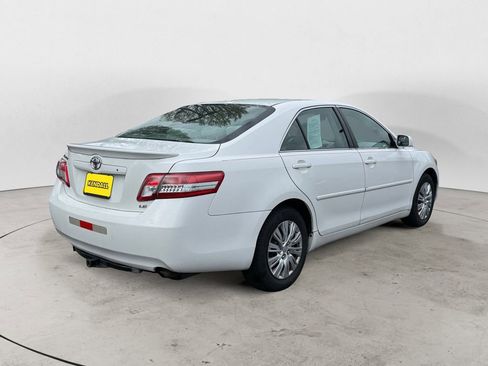 Used 2011 Toyota Camry LE FWD image 5