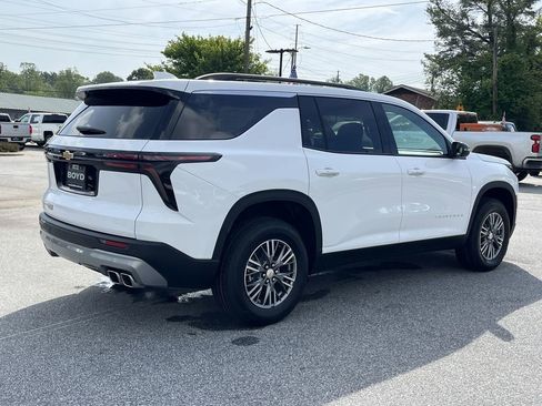 New 2025 Chevrolet Traverse LT image 8