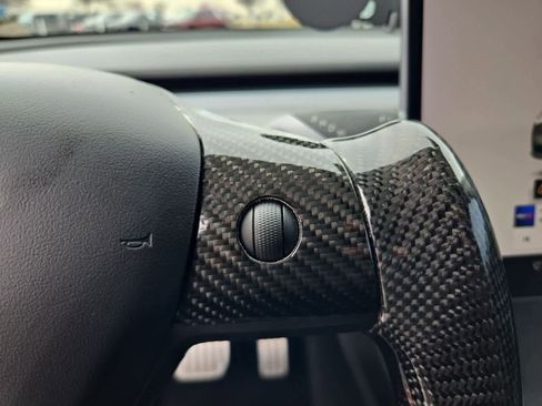 Used 2022 Tesla Model Y Performance image 22