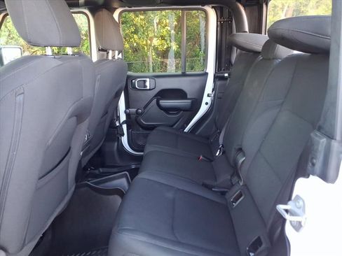 Used 2023 Jeep Gladiator Sport AWD/4WD image 19