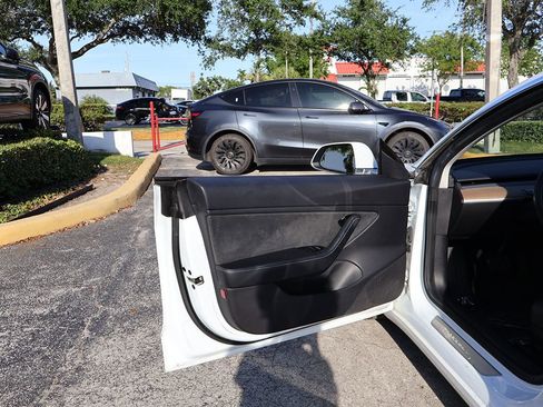 Used 2019 Tesla Model 3 Long Range RWD image 23