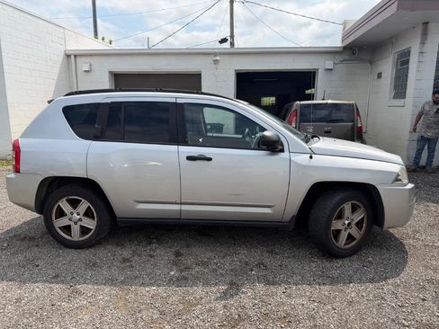 Used 2008 Jeep Compass Sport FWD image 2