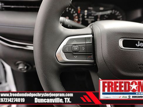 New 2026 Jeep Compass Latitude image 24