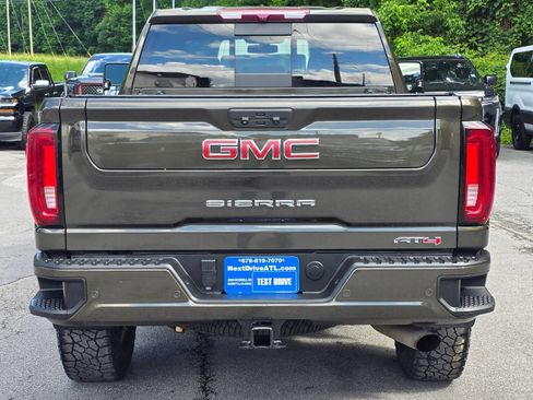 Used 2022 GMC Sierra 2500 AT4 w/ AT4 Preferred Package AWD/4WD image 6