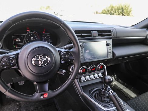 Certified 2023 Toyota GR86 w/ ALL Weather Mat Package (TMS) RWD image 11