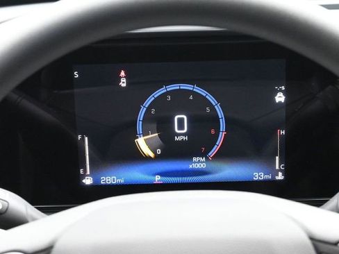 Used 2025 Chevrolet Trax LT FWD image 29