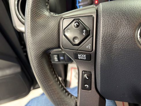 Used 2019 Toyota Tacoma TRD Sport w/ Technology Package image 26