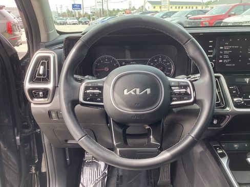 Certified 2023 Kia Sorento S w/ Panoramic Sunroof Package AWD/4WD image 19